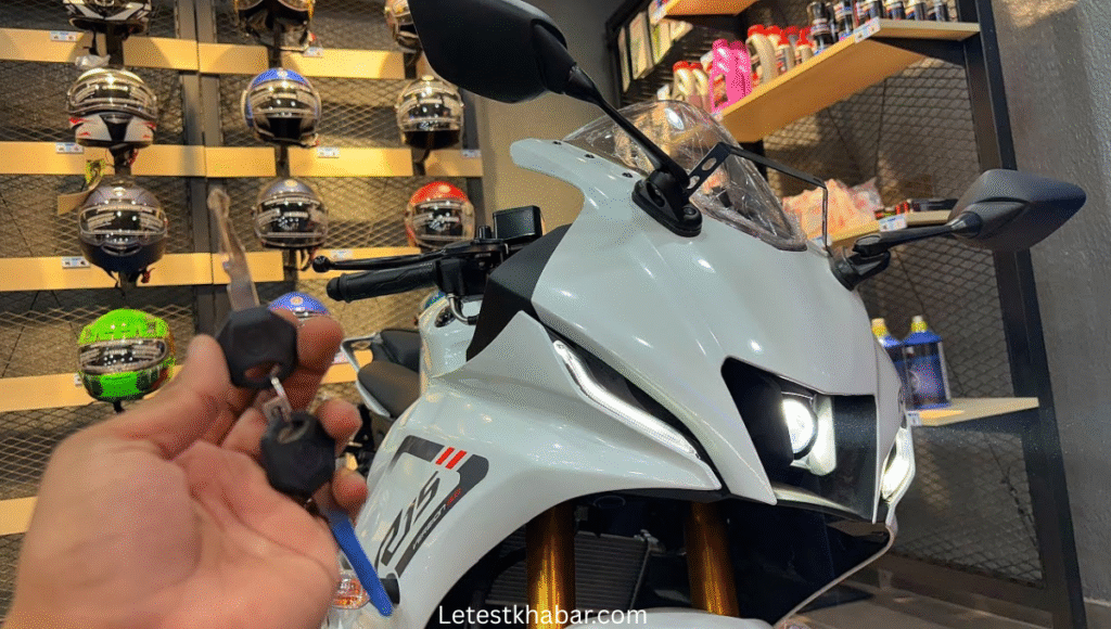 हर जगह हो रही है Yamaha R15 V4 2025 की चर्चा: नया लुक और दमदार पावर देख हर कोई हैरान