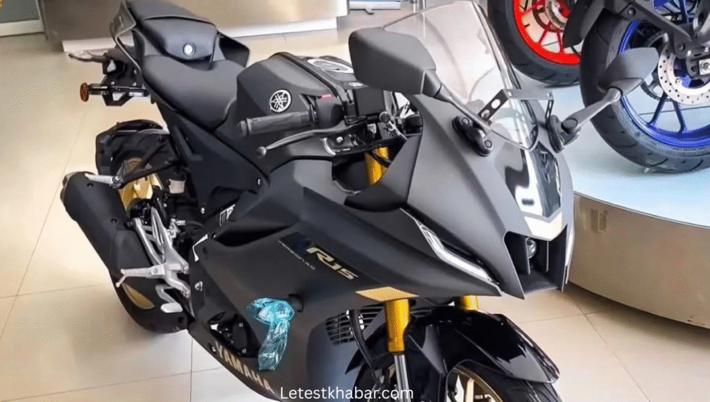 हर जगह हो रही है Yamaha R15 V4 2025 की चर्चा: नया लुक और दमदार पावर देख हर कोई हैरान