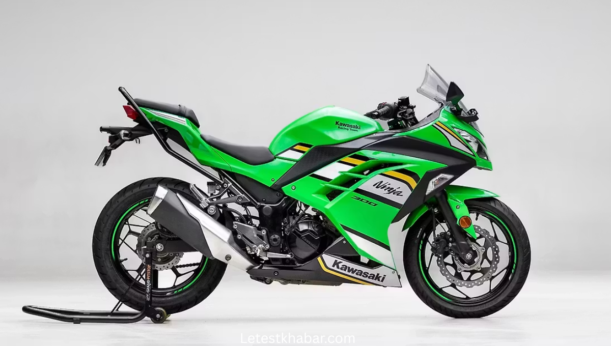 Kawasaki Ninja 300 vs Versys-X 300: अब हुआ असली मुकाबला कीमत सुनकर चौंक जाएंगे