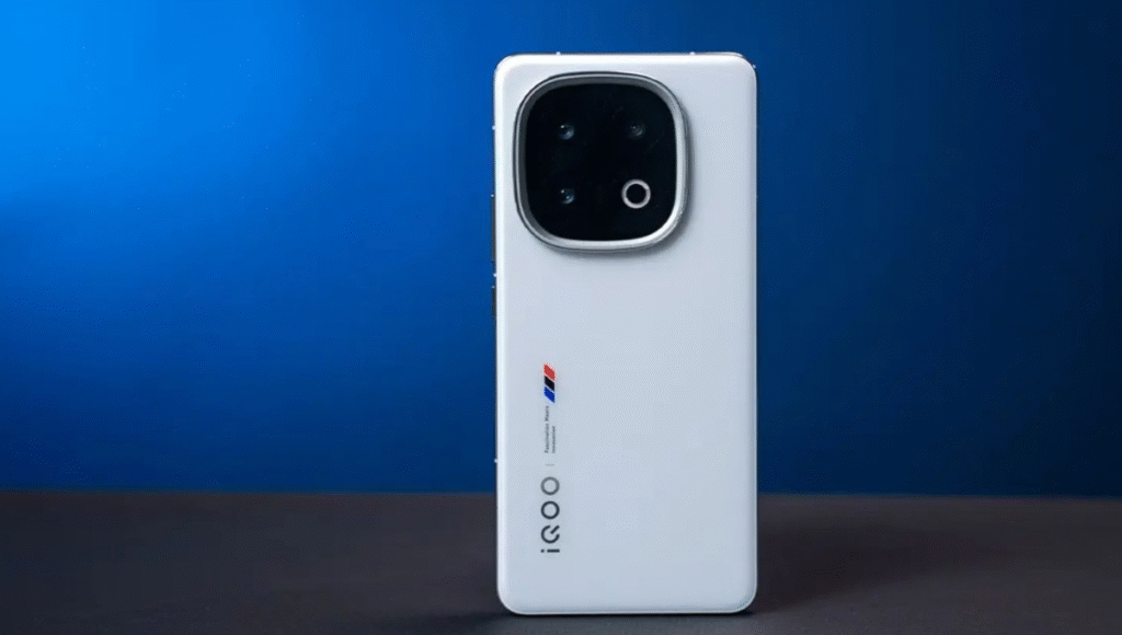 iQOO 15 का आगमन: वो फ्लैगशिप जो बाकी सबको फीका कर देगा Snapdragon 8 Elite Gen 5 और 7000mAh पावर से भरा राक्षस