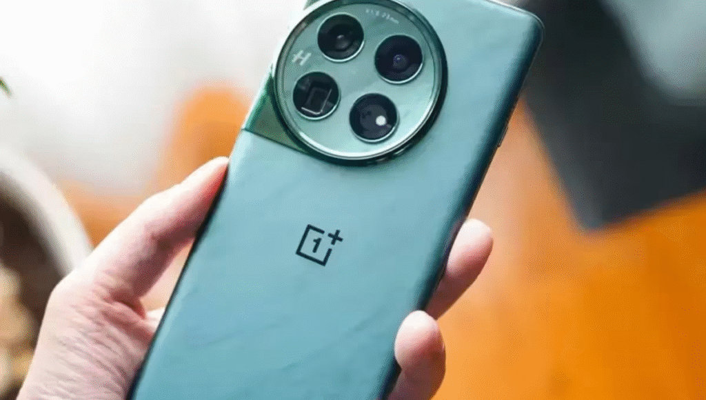 OnePlus 15 Review: न्यू डिज़ाइन, 120W चार्जिंग और OxygenOS 16 खरीदें या न खरीदें?