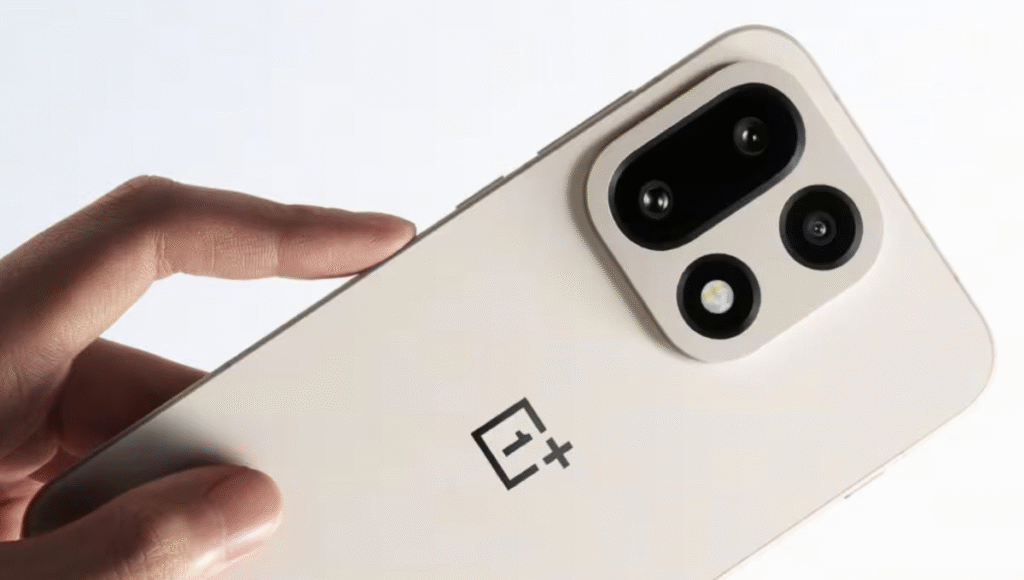 OnePlus 15 Review: न्यू डिज़ाइन, 120W चार्जिंग और OxygenOS 16 खरीदें या न खरीदें?