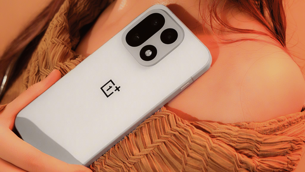 OnePlus 15 Global Launch ने मचा दिया तांडव 7,300mAh Battery + Snapdragon Ultra Power ने सबको कर दिया Shock