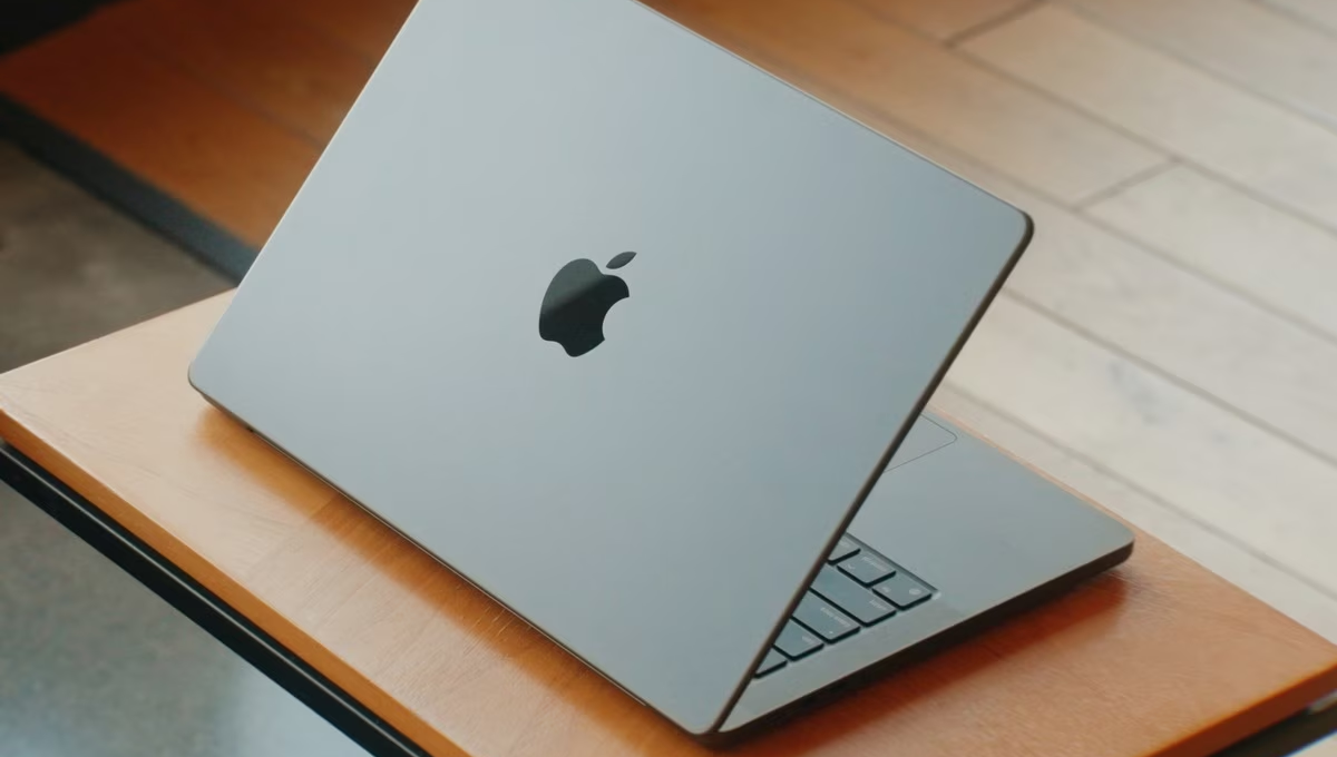 Apple MacBook Pro M4 रिकॉर्ड-तोड़ डिस्काउंट पर ₹95,990 का लैपटॉप मात्र ₹55,990 में