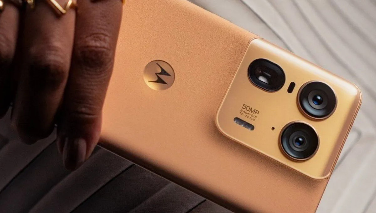 6G नेटवर्क + DSLR लेवल कैमरा + Ultra Battery Backup Motorola Edge 50 Pro 6G बना रहस्यमयी फोन