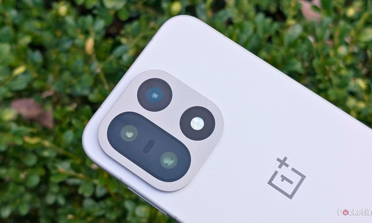 OnePlus 15R Launch Date Revealed on December 17: कीमत और स्पेसिफिकेशन ने बढ़ाई हलचल